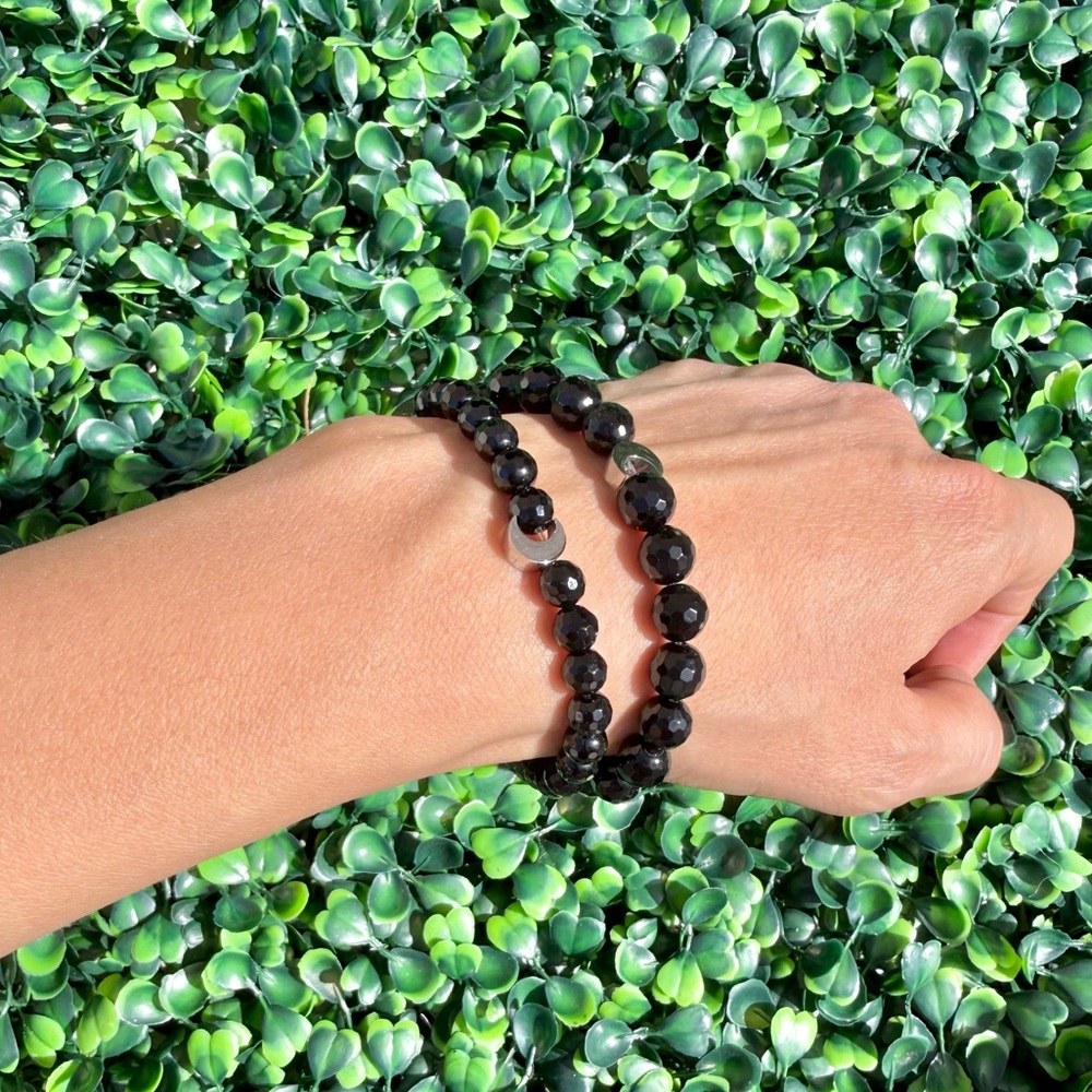 🌙 Black Onyx & Crescent Moon Charm Bracelet (one) - Picture 3 of 6